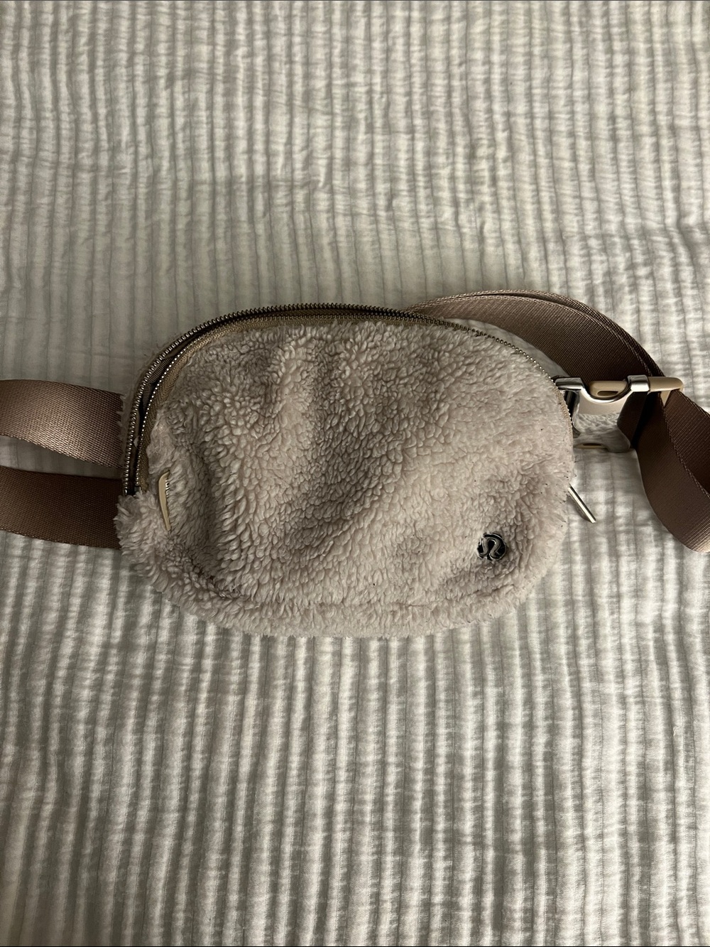 lululemon athletica Beige Sherpa Crossbody Belt Bag
